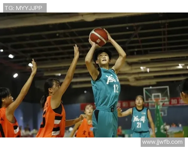 成都篮球队以88分领跑世锦赛积分榜展现强劲实力