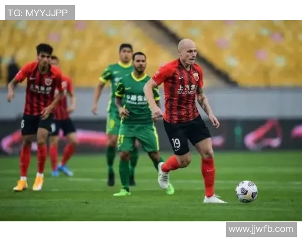 广州足球队强势领跑冠军赛积分榜积79分稳居第一